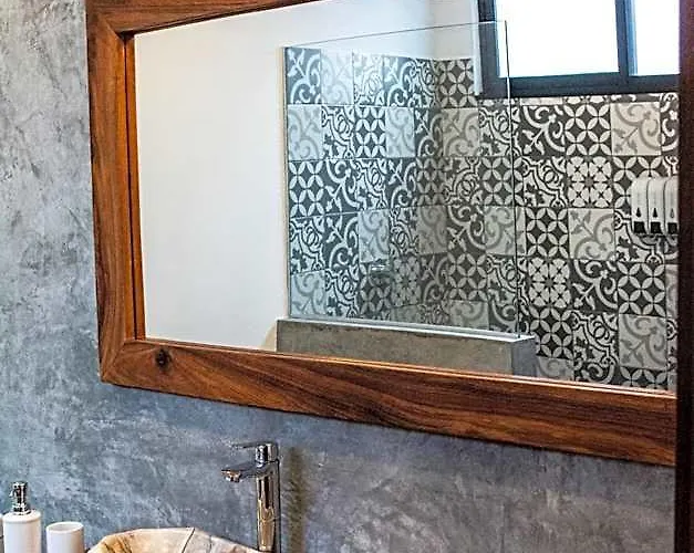 Little Gem La Veleta Hotel